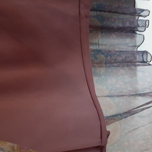 GUC- Plum Lace Skirt - Picture 5 of 6